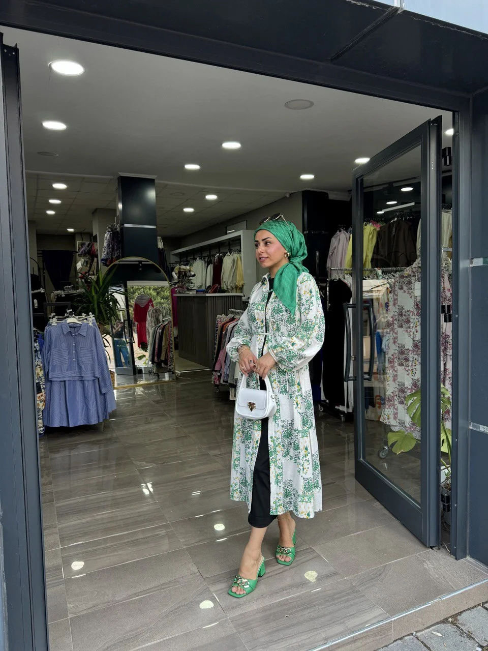 Giy Çık Yeşil Çiçekli Keten Tunik - Görsel 5