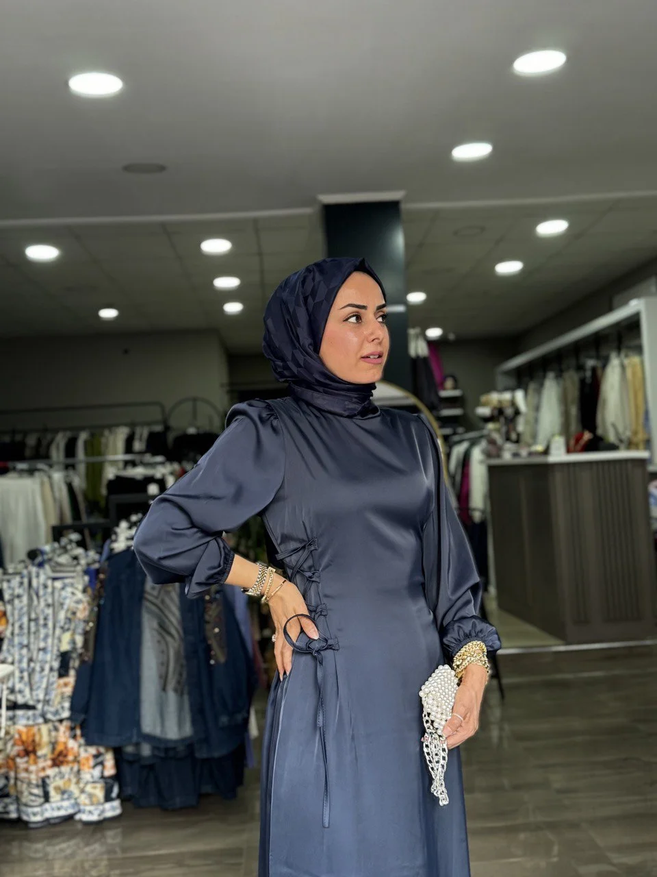 Mavi Saten Yandan Bağcıklı Abiye - Görsel 4