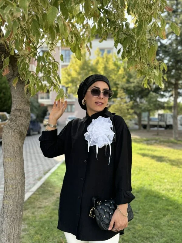 Siyah Gül Detaylı Rahat Gömlek - Görsel 4