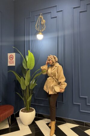 Jakar Çeket Bej Rengiyle Satışta