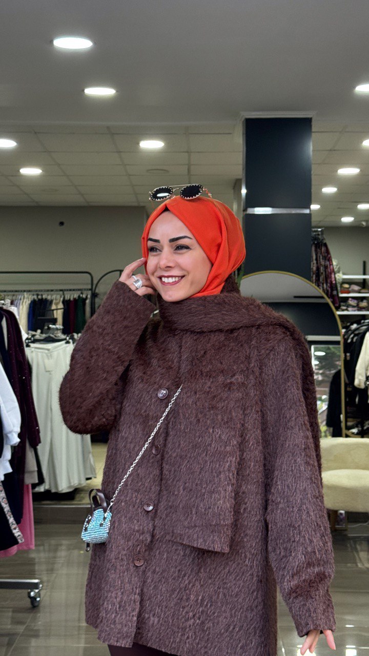 Atkı Detaylı, Önü Düğmeli, İthal Sakallı Kaşe Kumaştan Kap - Görsel 6