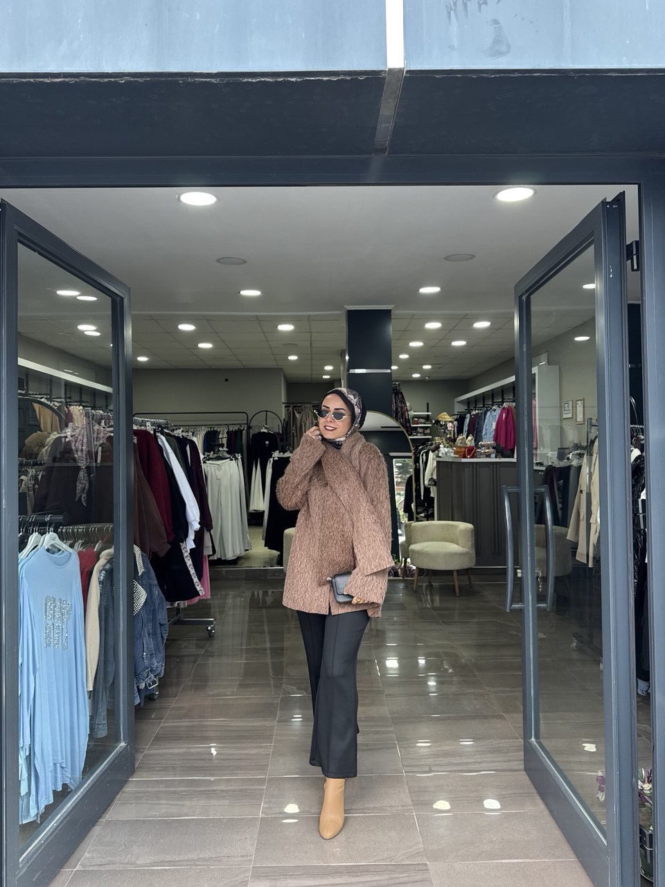 Atkı Detaylı, Önü Düğmeli, İthal Sakallı Kaşe Kumaştan Kap - Görsel 8