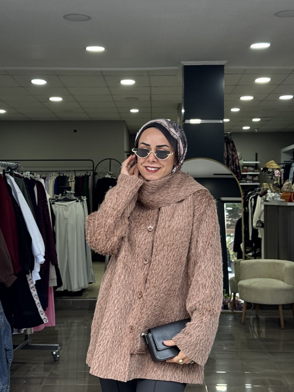 Atkı Detaylı, Önü Düğmeli, İthal Sakallı Kaşe Kumaştan Kap - Görsel 5