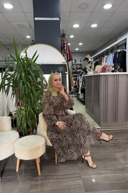 Ebruli Desenli Yeşil Rengi Yandan Bağlamalı Şifon Elbisemiz Şimdi Sizlerle